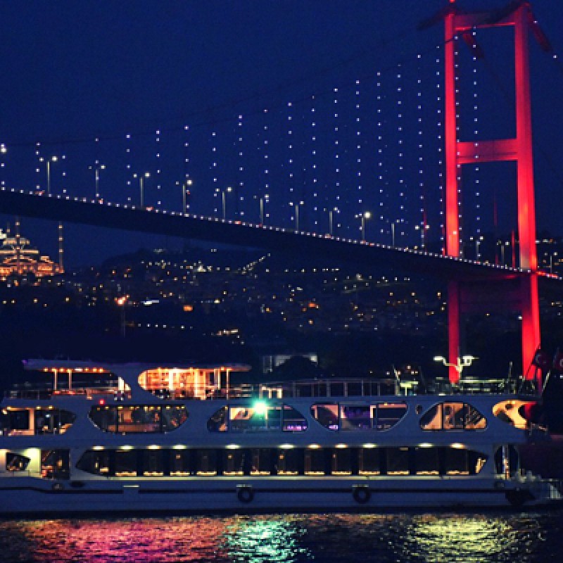 Istanbul Bosphorus Dinner Cruise / Limited Local Drinks (Alcohol and Soft Drinks) photo 1