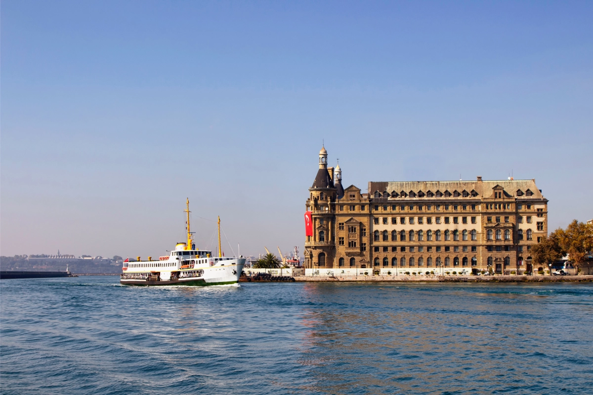 Istanbul Asian Side Discovery Tour: Kadikoy, Uskudar & Kuzguncuk with Ferry Ride