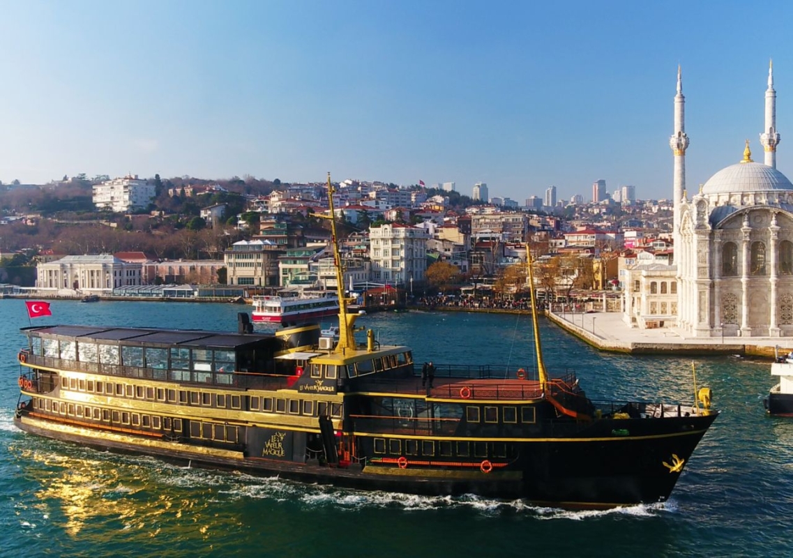Breakfast on the Bosphorus: Le Vapeur Magique Luxury Morning photo 1
