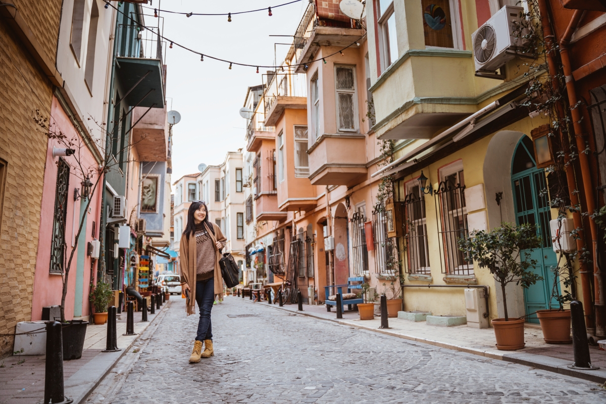 Balat Walking Tour – Explore Colorful Streets, Synagogues & Byzantine Ruins in Istanbul photo 1