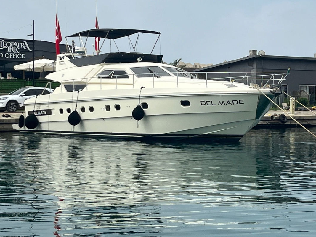 Private Lux Yacht Tour photo 1
