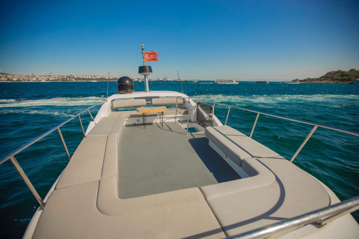 Istanbul Private Luxury Yacht on Bosphorus 14 mt 46feet photo 4
