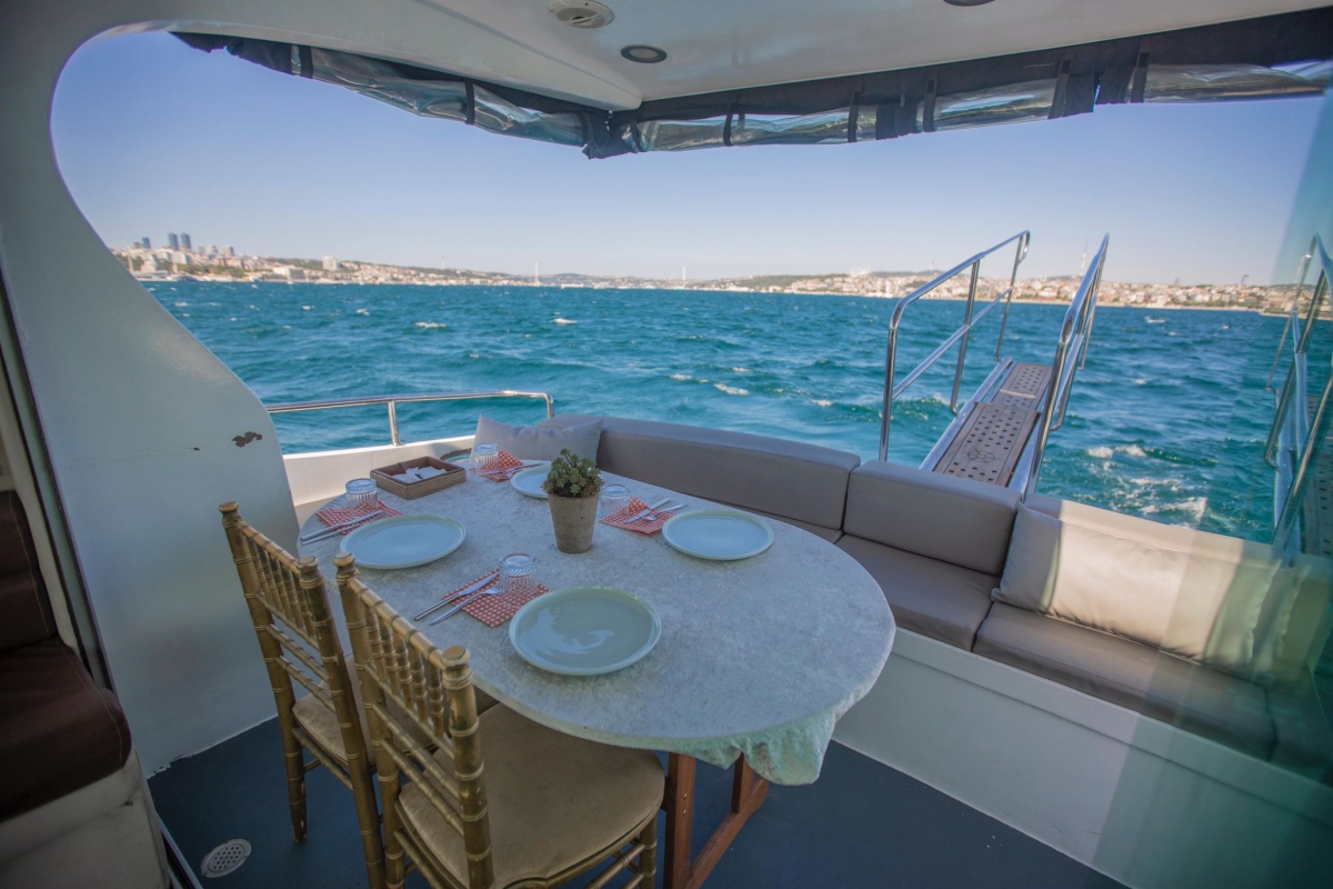 Istanbul Private Luxury Yacht on Bosphorus 14 mt 46feet photo 7