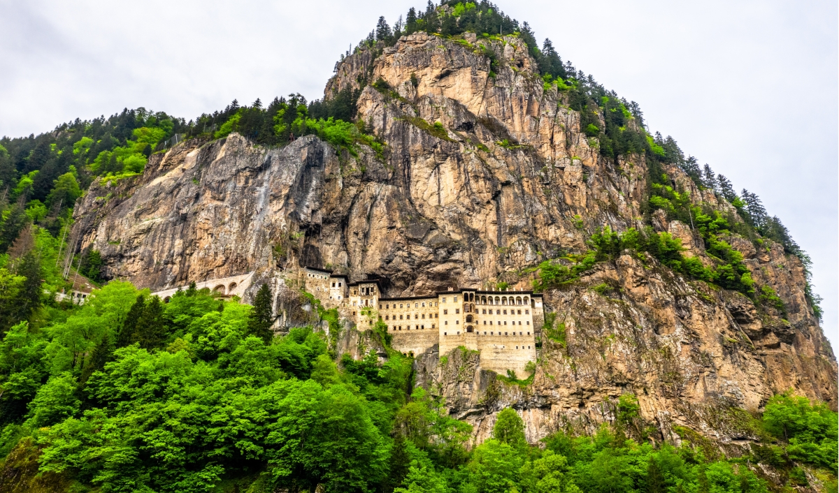 5 Day Guided Istanbul and Trabzon Tour: Bosphorus, Uzungöl & Sumela Monastery photo 2