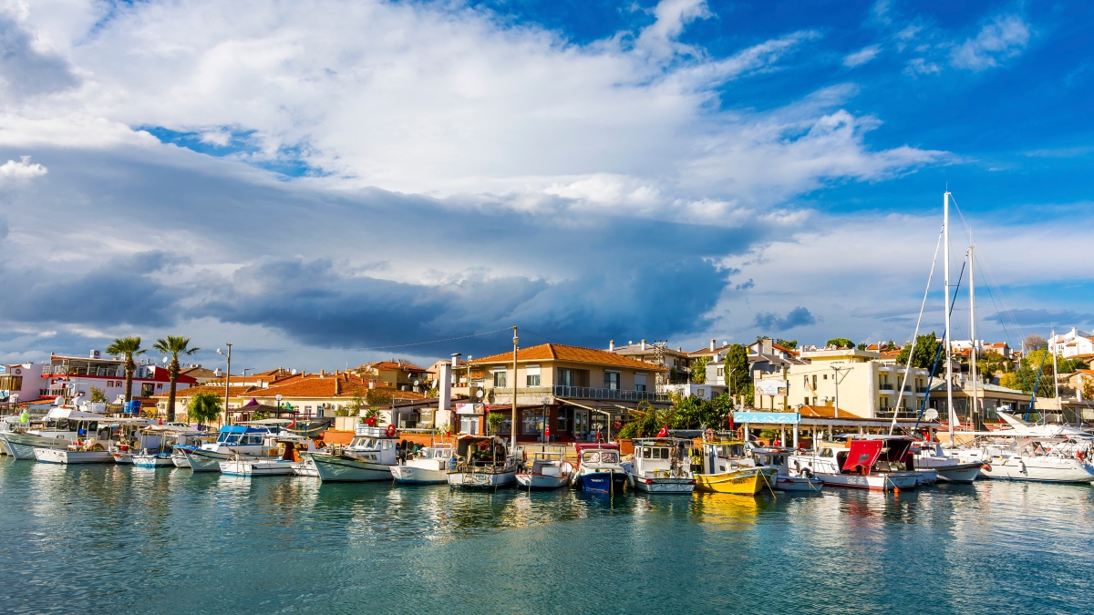 Cesme, Alacati & Izmir Private Tour with Wine Tasting & Turkish Lunch photo 1
