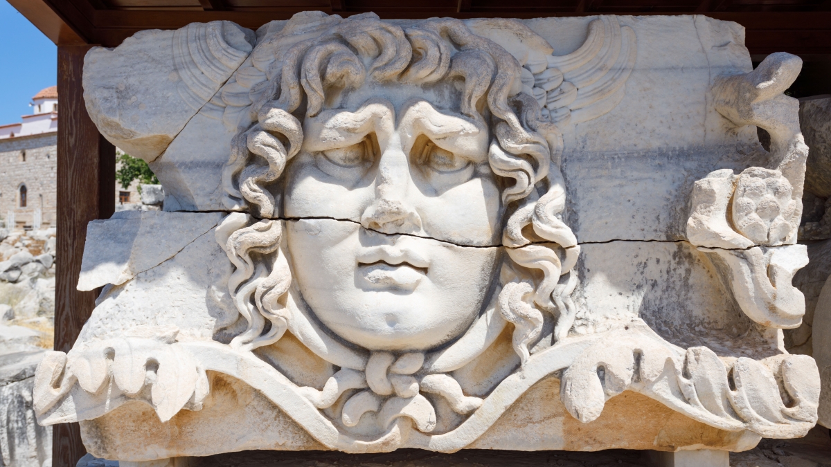 Daily Priene Miletus Didyma Tour from Cesme photo 8