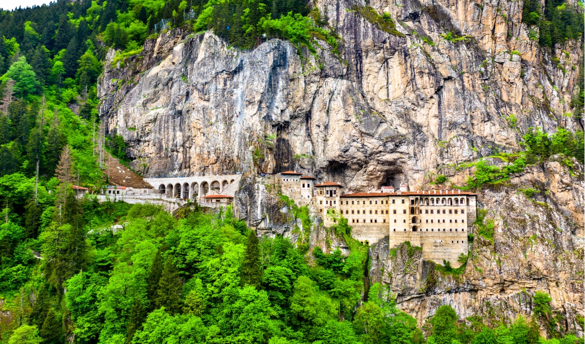 17 Day Eastern & Western Turkey Discovery Tour – Black Sea, Mesopotamia & Aegean Wonders photo 1