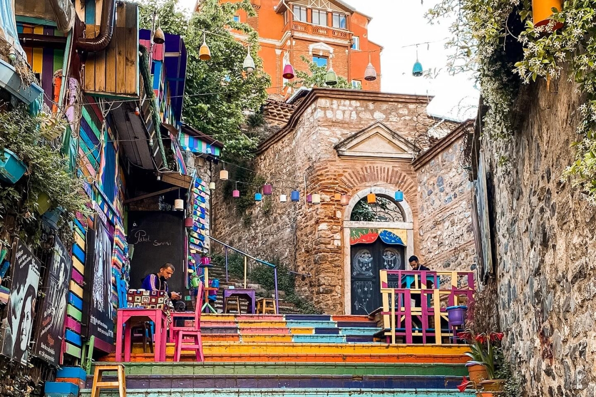 Istanbul: Sultanahmet, Balat, & Bazaars Private Tour With Cruise photo 1