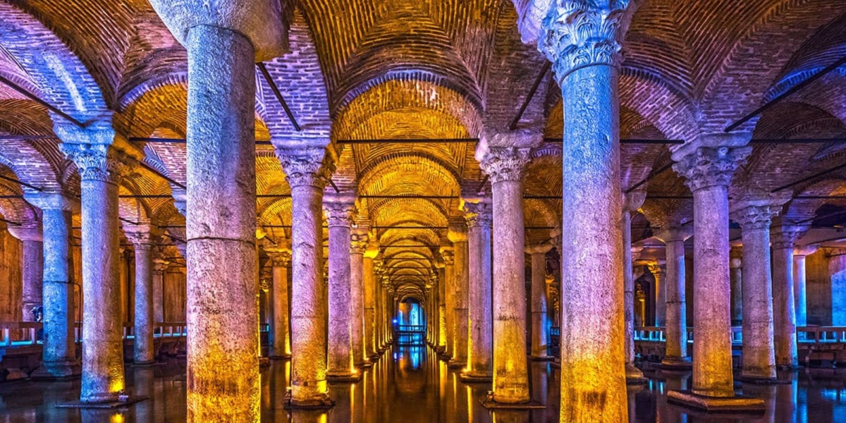 Istanbul: Sultanahmet, Balat, & Bazaars Private Tour With Cruise photo 3