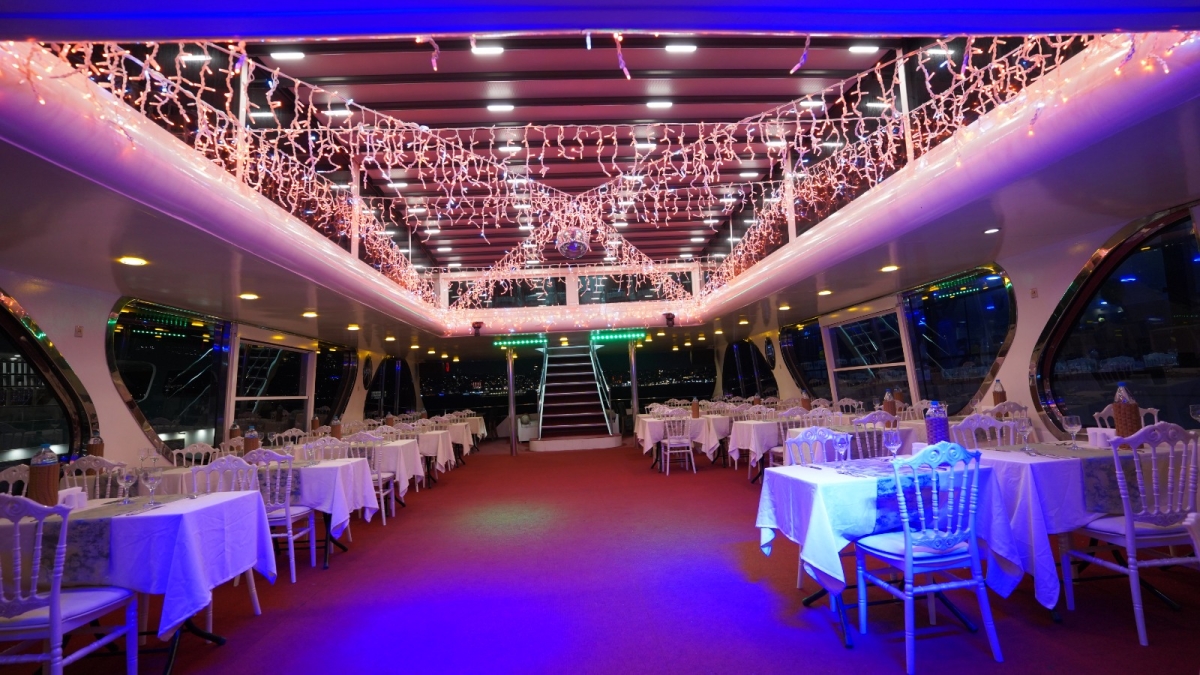 Dinner Cruise in Bosphorus in Istanbul photo 6