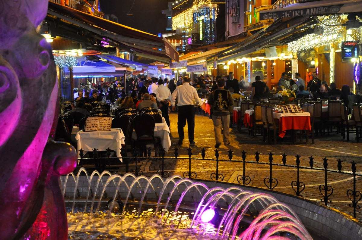 3 Days Istanbul New Year Tour Package – Local Vibes & Street Party Experience photo 2