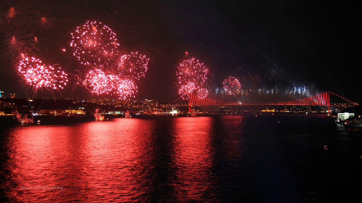 2027 New Year's Eve Istanbul Dinner Cruise photo 10