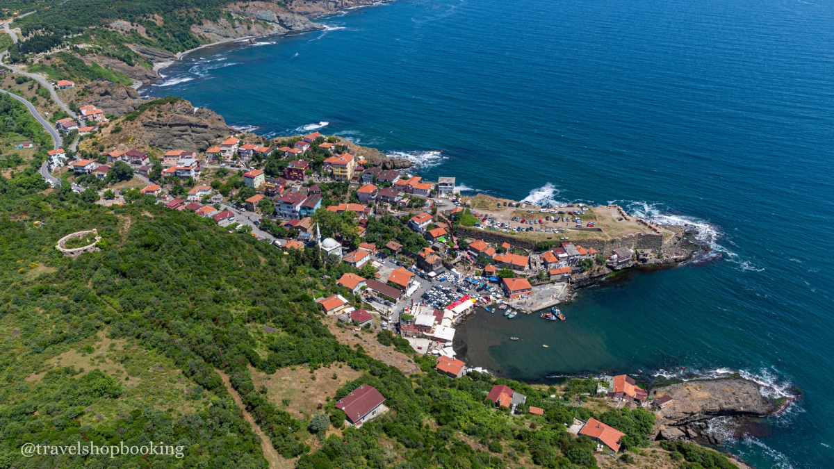 European Side Coast Tour of Garipce Village, Rumeli Fortress and Balat photo 1