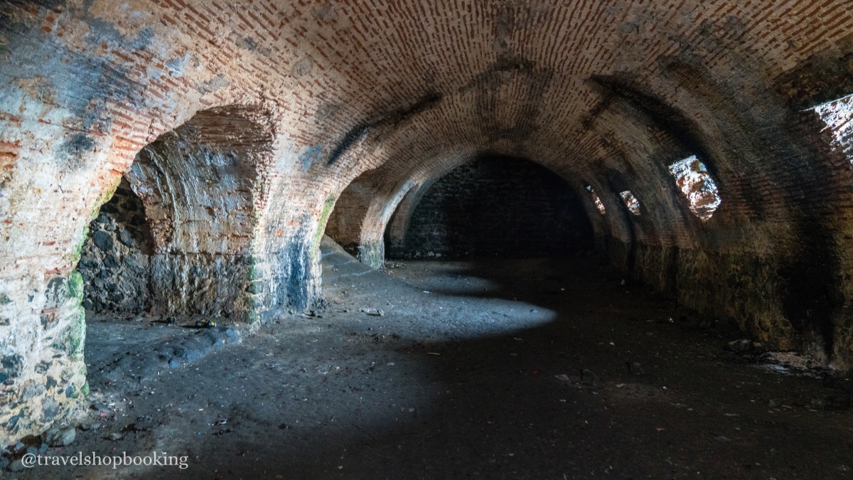 European Side Coast Tour of Garipce Village, Rumeli Fortress and Balat photo 7