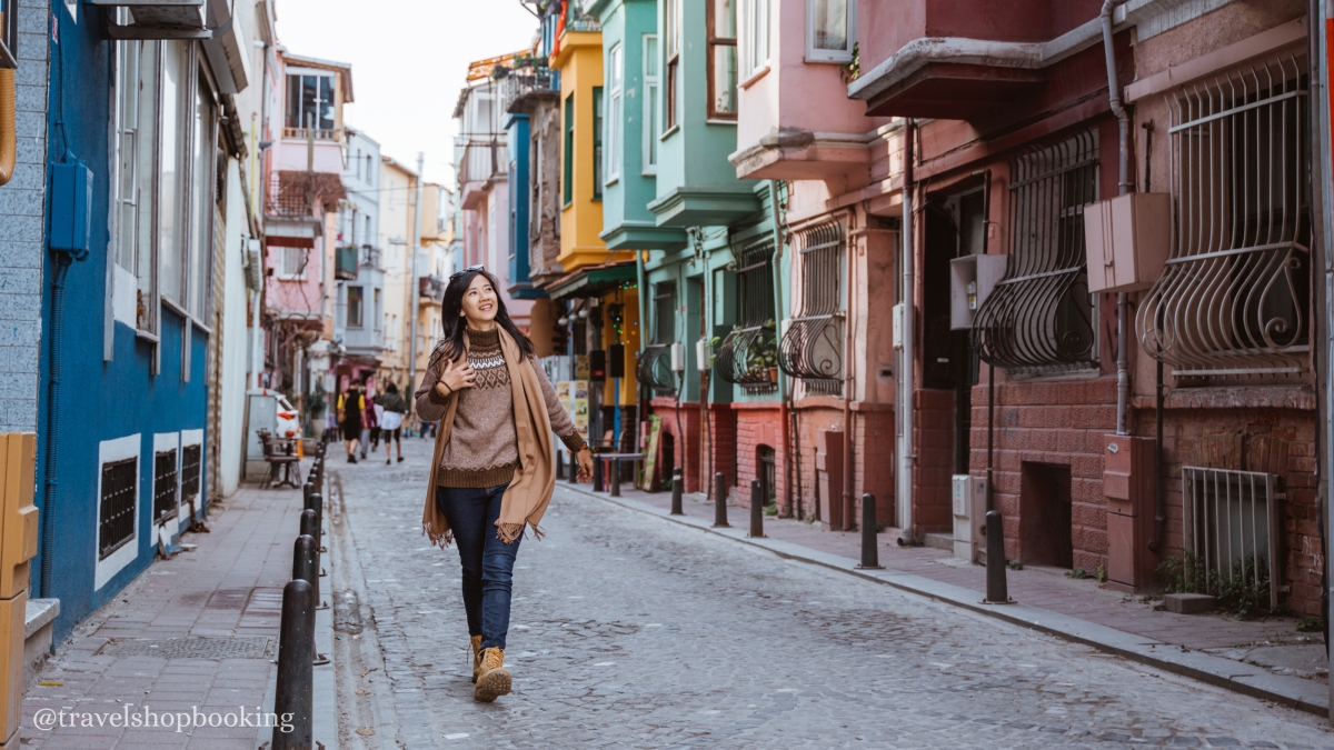 European Side Coast Tour of Garipce Village, Rumeli Fortress and Balat photo 2