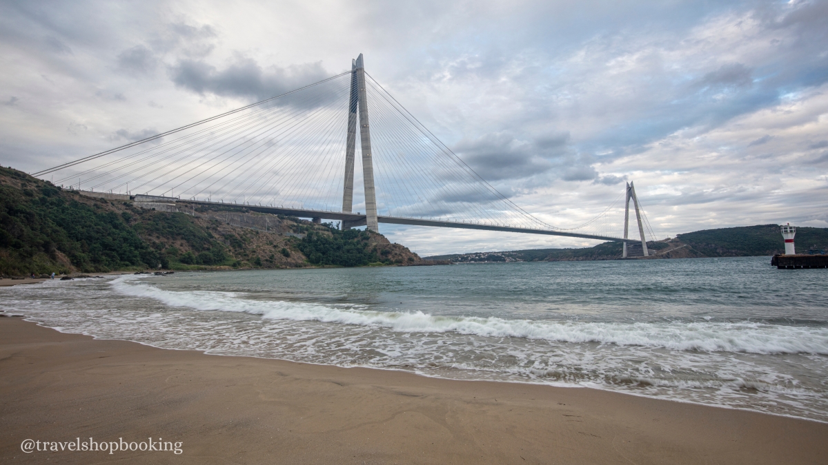 European Side Coast Tour of Garipce Village, Rumeli Fortress and Balat photo 4