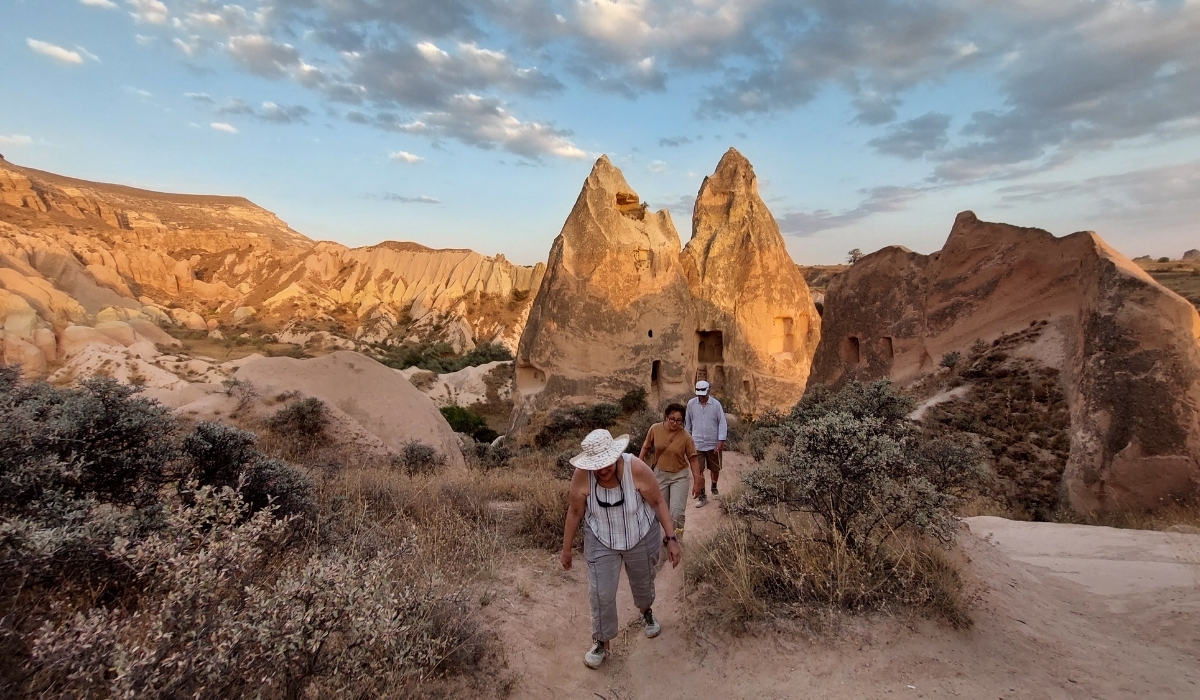 Rose Valley Tour – Sunset Hike in Cappadocia photo 7