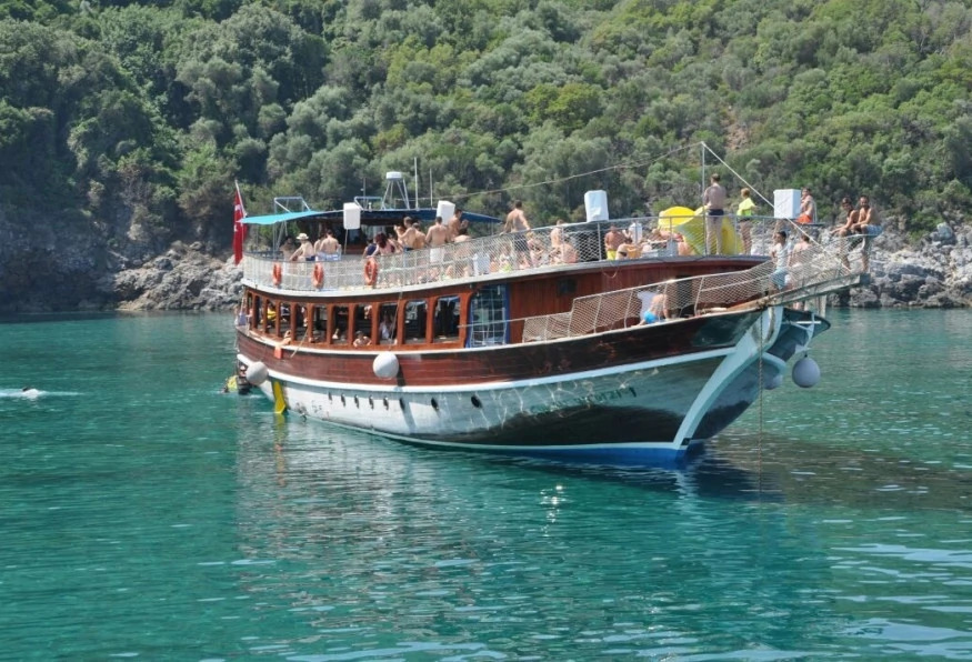 Daily Cesme Boat Tour with Swimming Stops at Ayayorgi, Green Bay & Blue Bay photo 4