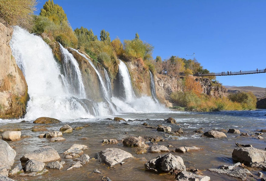 Daily Dogubeyazit & Mountains Tour from Van photo 1