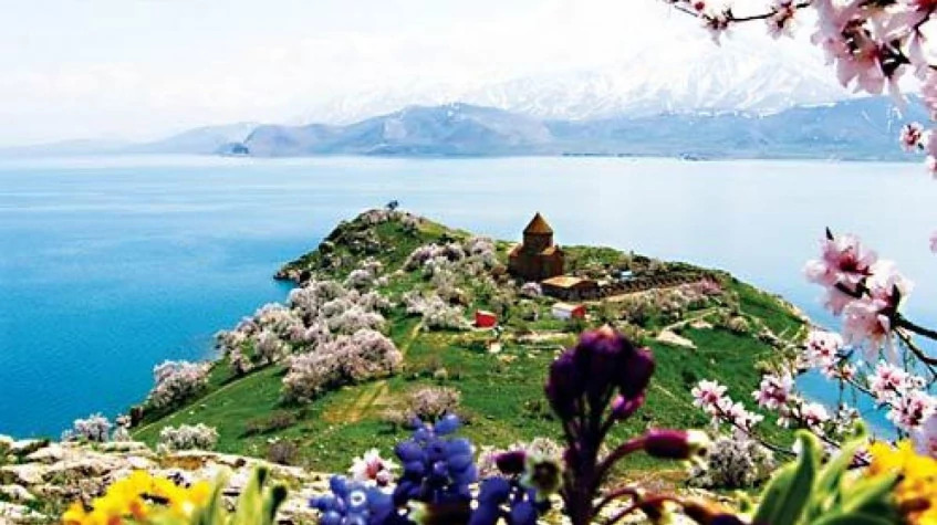 Daily Akdamar Island & Van Lake Tour from Bitlis photo 3