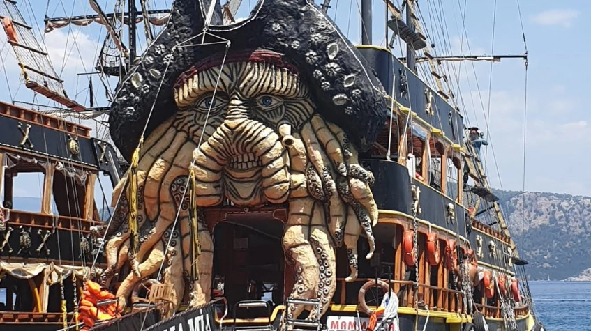 Daily Marmaris Party Boat photo 4