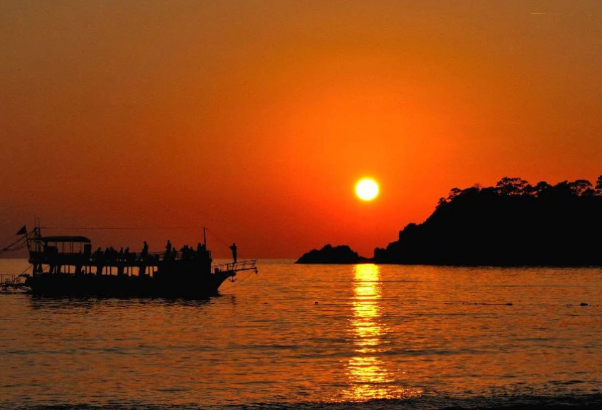 Daily Sunset Moonlight Cruise from Oludeniz photo 5