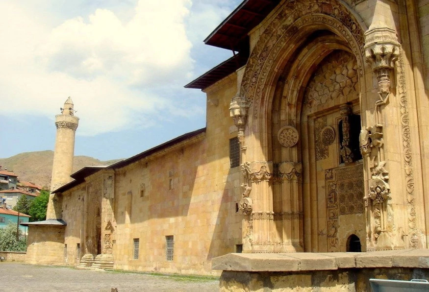 Daily Sivas Divrigi Castle Tour photo 5