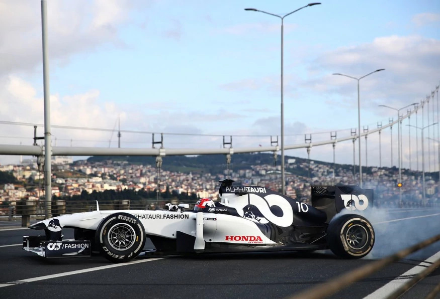 6 Day Istanbul Park Formula 1 Tour – F1 Race, Bosphorus Cruise & Istanbul Highlights photo 7