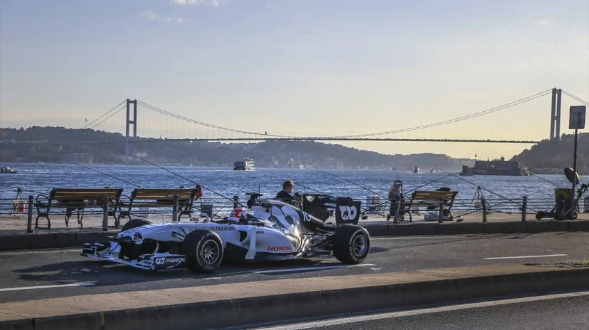 6 Day Istanbul Park Formula 1 Tour – F1 Race, Bosphorus Cruise & Istanbul Highlights photo 2