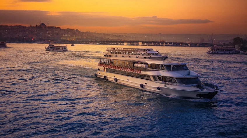 Istanbul Daily Cable Car & Bosphorus Tour – Scenic Cruise, City Walls & Pierre Loti Hill photo 7