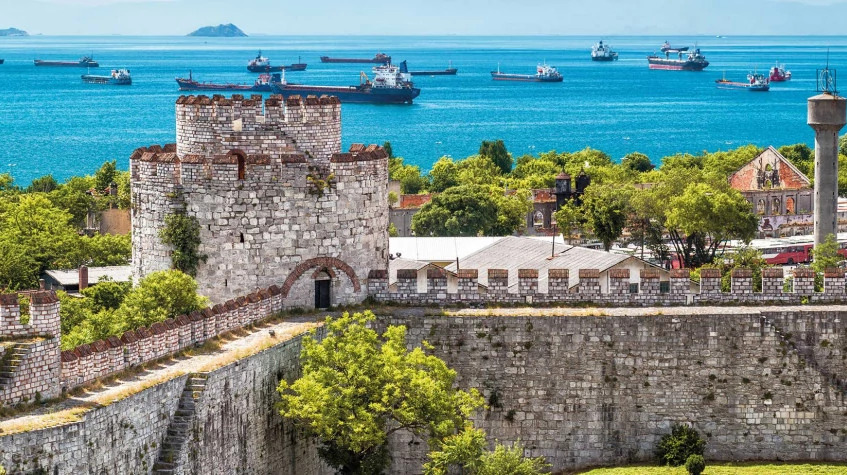 Istanbul Daily Cable Car & Bosphorus Tour – Scenic Cruise, City Walls & Pierre Loti Hill photo 11