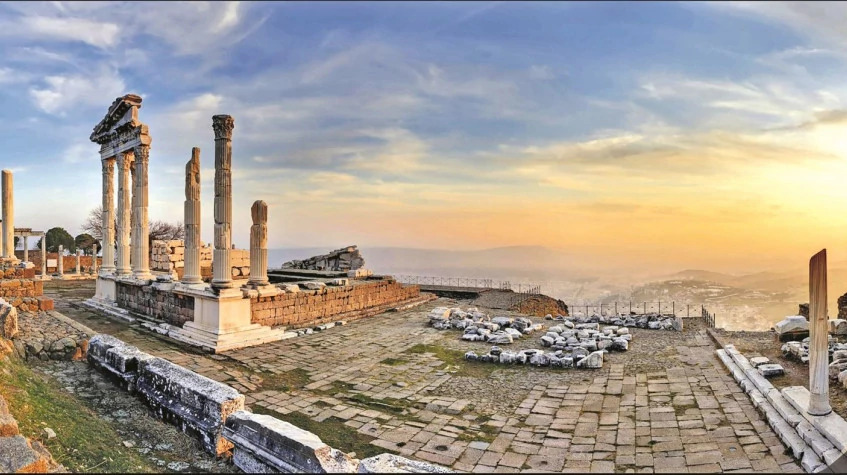 7 Day Aegean Road Trip Istanbul Canakkale Troy Pergamon Ephesus Pamukkale photo 5