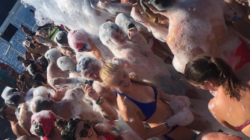 Daily Bodrum Foam Boat Party photo 8