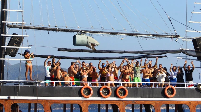 Daily Bodrum Foam Boat Party photo 9