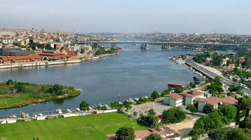 Istanbul Daily Cable Car & Bosphorus Tour – Scenic Cruise, City Walls & Pierre Loti Hill photo 4